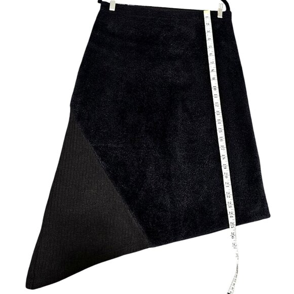 Asymmetrical Black Textured Skirt By KIAI Size 18 - Picture 6 of 9
